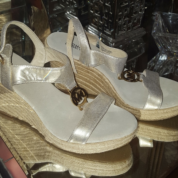 Michael Kors shoes - Picture 8 of 9